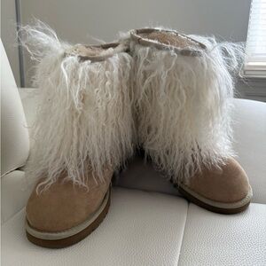 UGG MONGOLIAN SHEEPSKIN ANKLE CUFF BOOT 10M